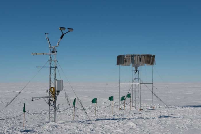 csm_2018-07-05_OTT_Pluvio_and_Parsivel_at_McMurdo_Station_Antarctica_Copyright_Scott_Landolt_UCAR_01_91a6d00ac6